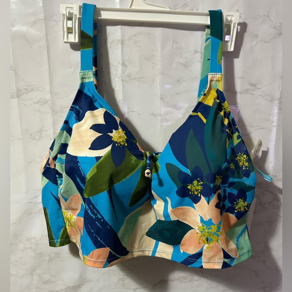 Beach Betty by Miracle brands multi-colored women’s swim top NWT